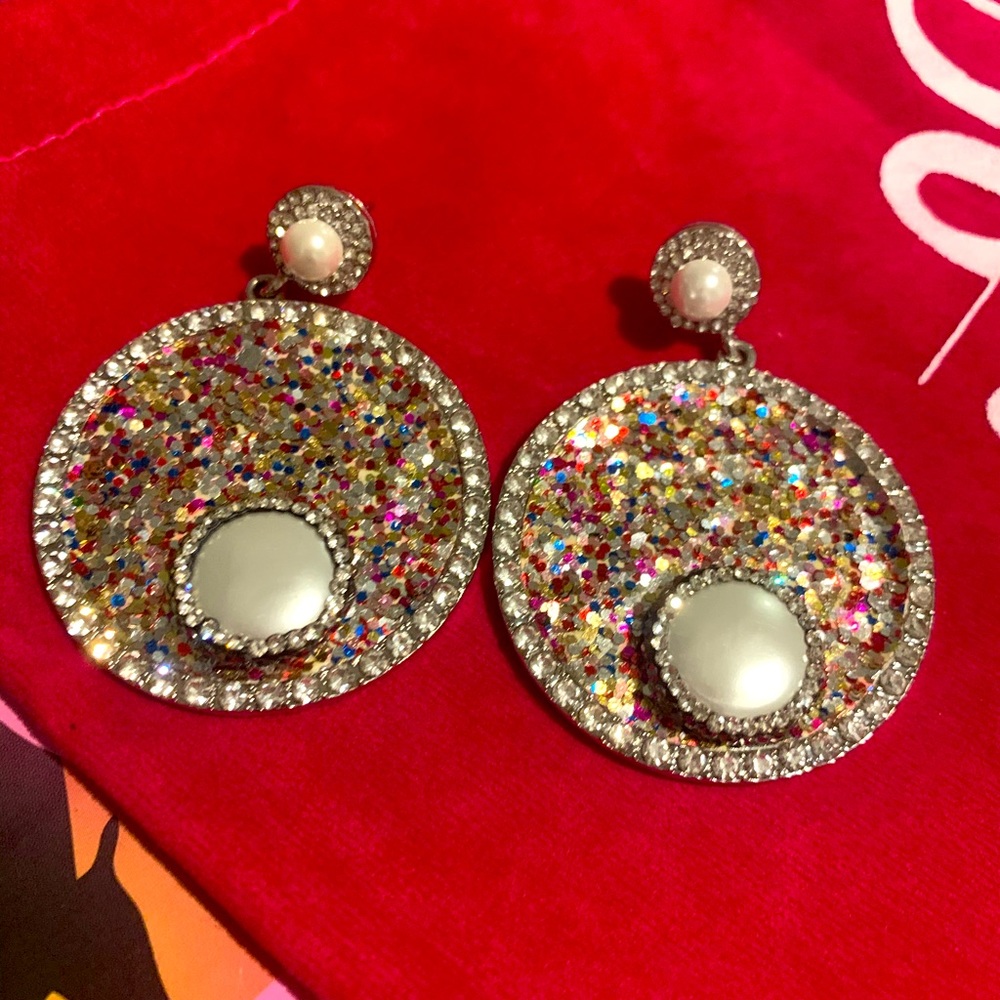 Sj Tizani dangles